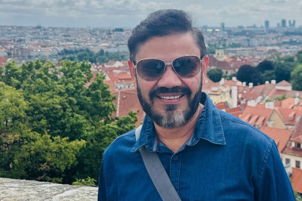 कांग्रेसको विभाजन दुखद : विश्लेषक खनाल